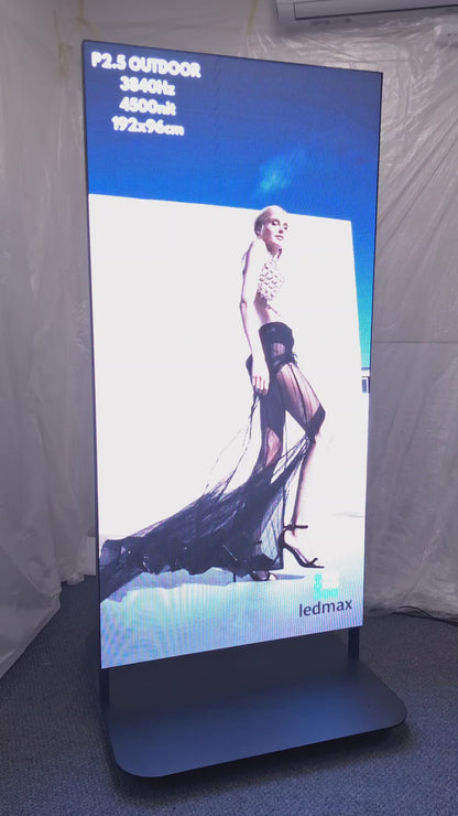 LED POSTER MEDIA WALL wewnętrzny 176x64cm